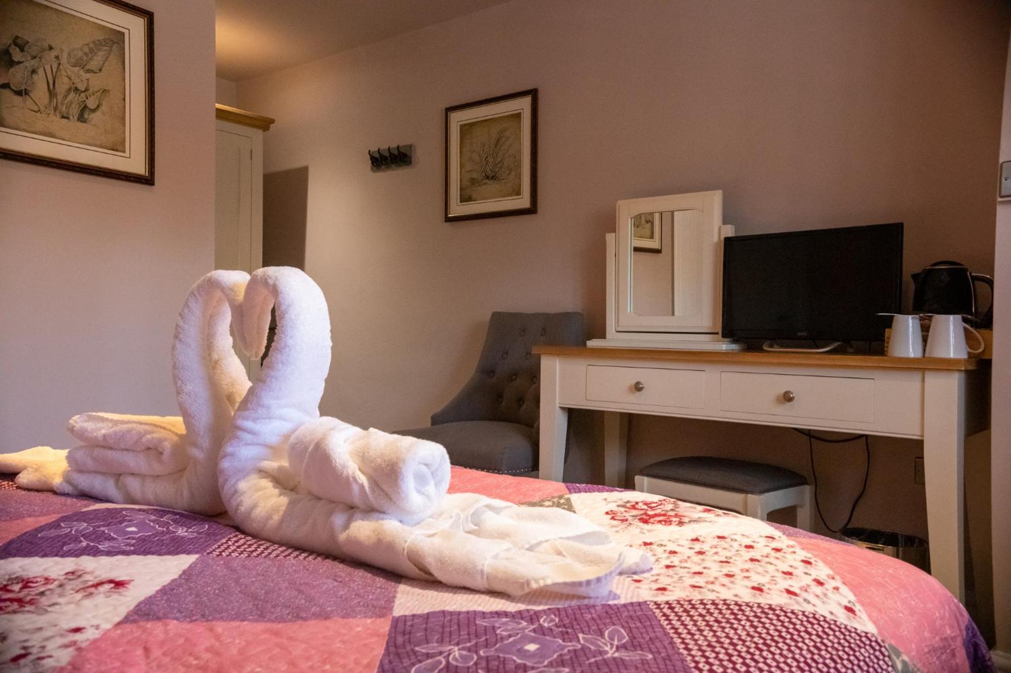 The Hare And Hounds Bed & Breakfast Fulbeck Exterior photo